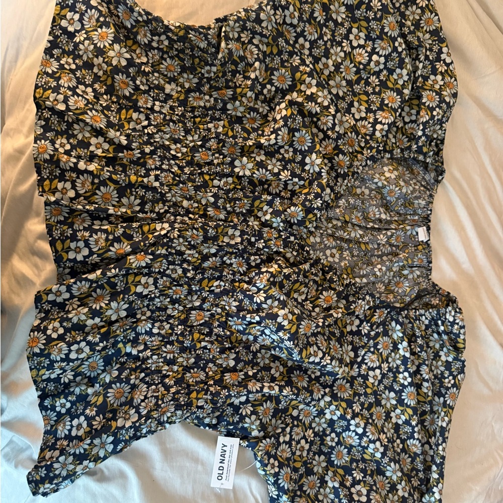 Old Navy Navy Floral Daisy Top